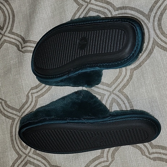 New green olive broidered Victoria's Secret set robe M/L and slippers  size S - Picture 11 of 11